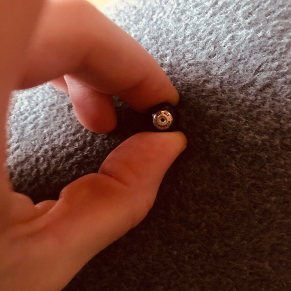 Earrings - Picture 4 of 6